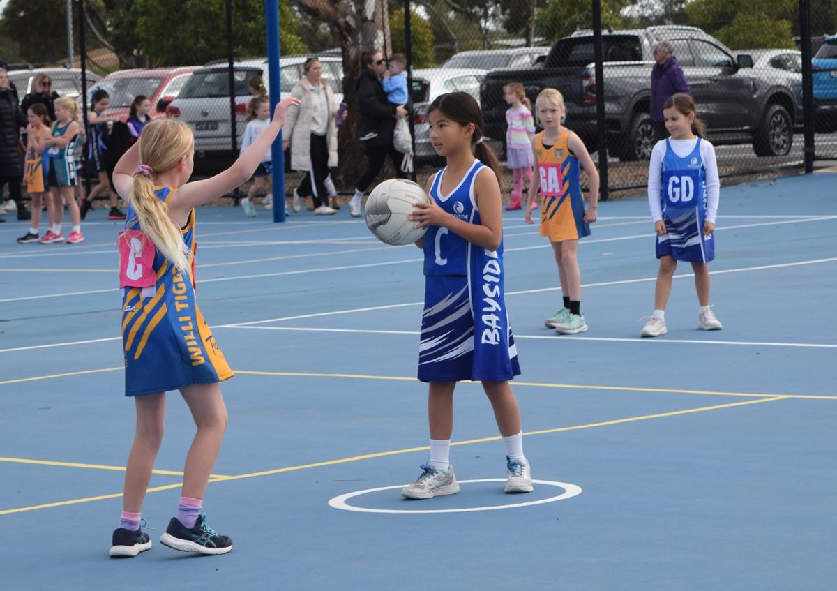 Young Bayside players on game day
